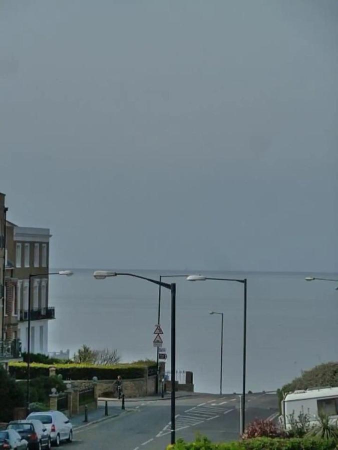 Top Floor Flat With Sea View Herne Bay Exterior foto